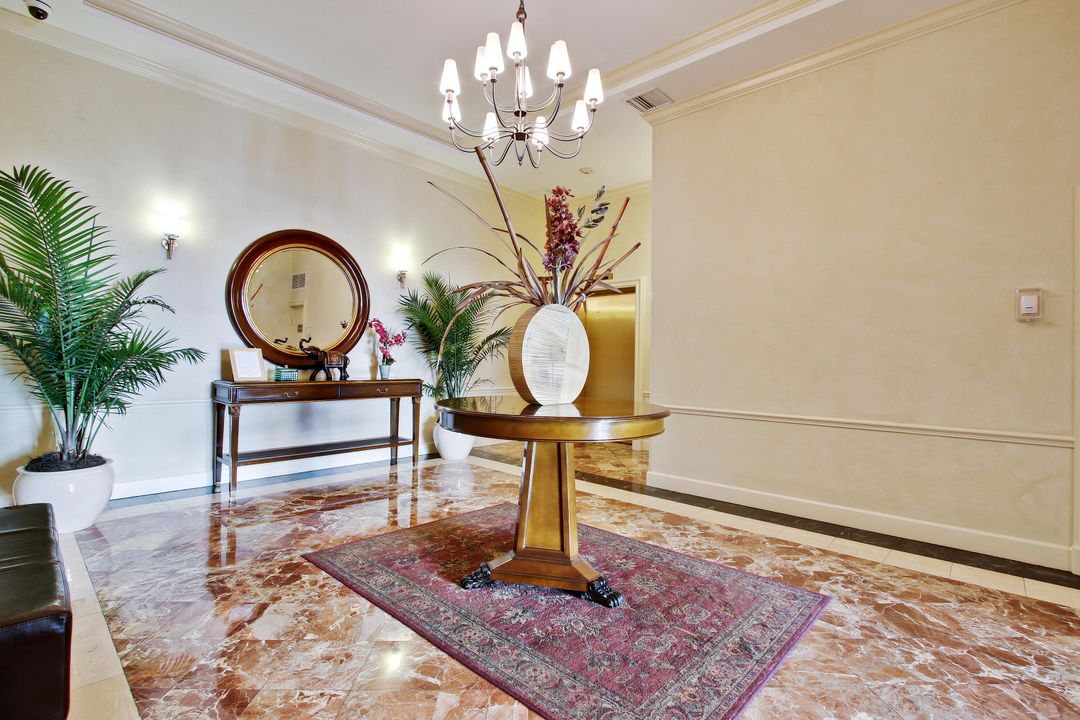 For Rent: $4,495 (2 beds, 2 baths, 1000 Square Feet)