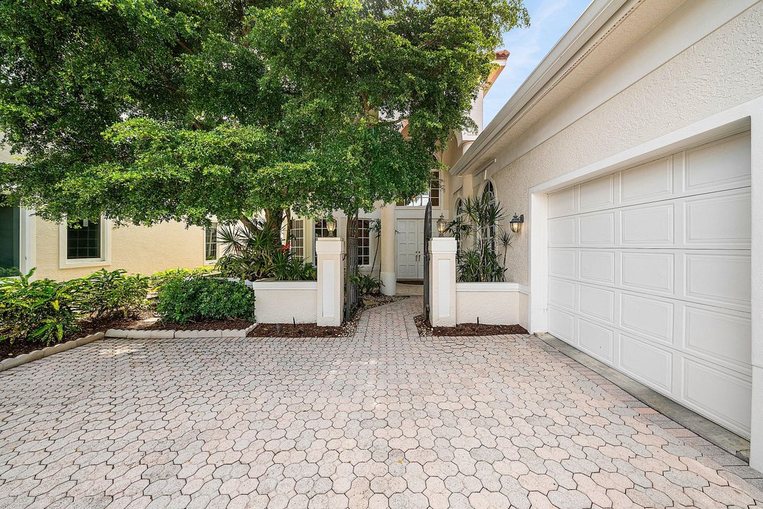 合同活跃: $1,995,000 (3 贝兹, 3 浴室, 3222 平方英尺)