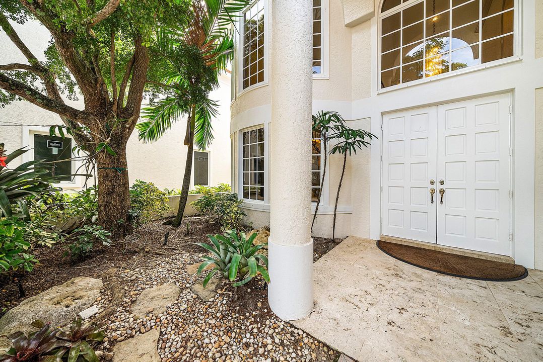 合同活跃: $1,995,000 (3 贝兹, 3 浴室, 3222 平方英尺)