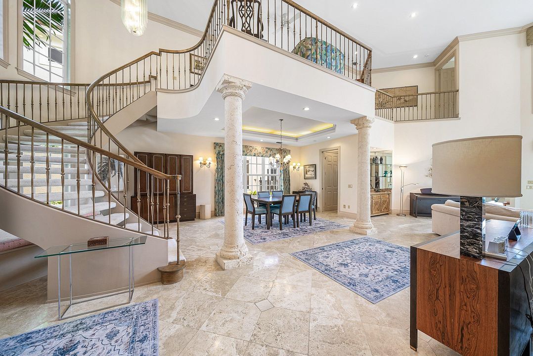 合同活跃: $1,995,000 (3 贝兹, 3 浴室, 3222 平方英尺)