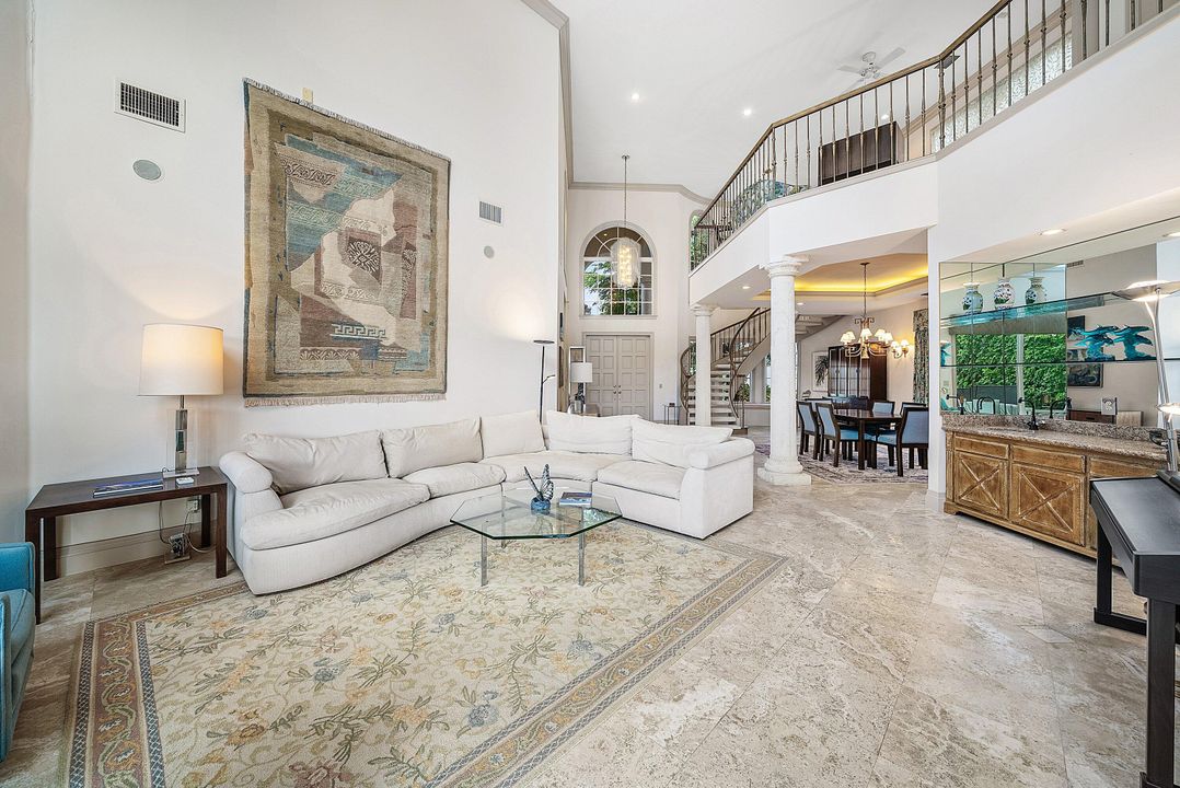 合同活跃: $1,995,000 (3 贝兹, 3 浴室, 3222 平方英尺)