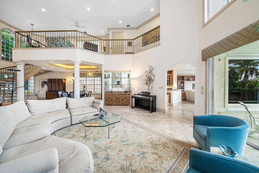 合同活跃: $1,995,000 (3 贝兹, 3 浴室, 3222 平方英尺)