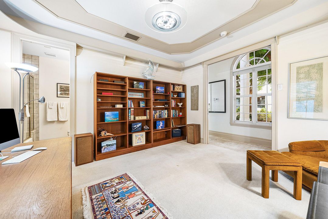 合同活跃: $1,995,000 (3 贝兹, 3 浴室, 3222 平方英尺)