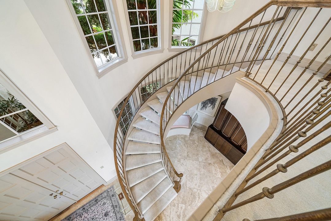 合同活跃: $1,995,000 (3 贝兹, 3 浴室, 3222 平方英尺)