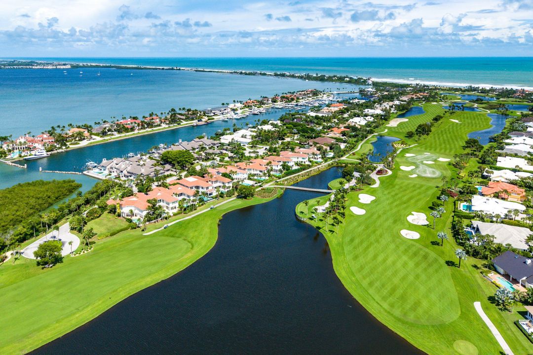 合同活跃: $1,995,000 (3 贝兹, 3 浴室, 3222 平方英尺)