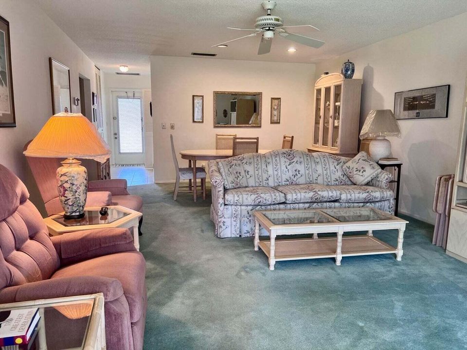 Под контрактом: $1,500 (2 спален, 2 ванн, 1088 Квадратных фут)