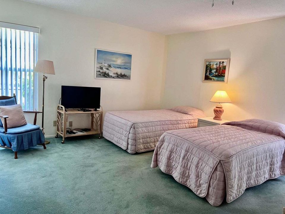 Под контрактом: $1,500 (2 спален, 2 ванн, 1088 Квадратных фут)