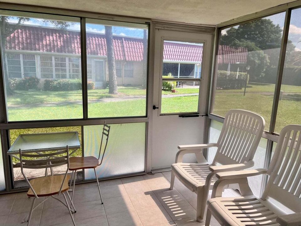 Под контрактом: $1,500 (2 спален, 2 ванн, 1088 Квадратных фут)