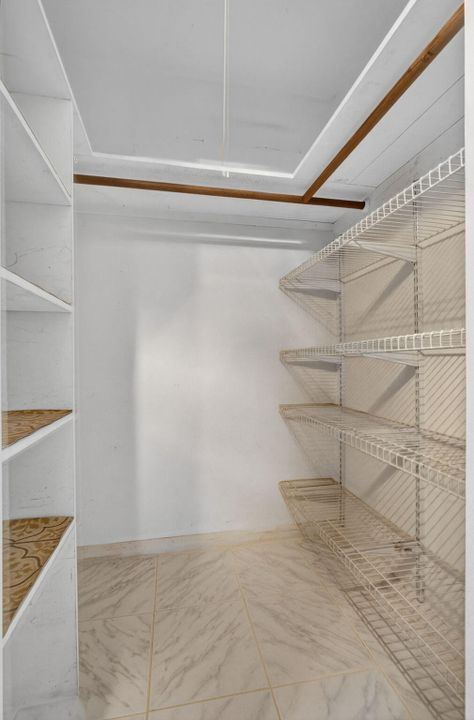 待售: $55,000 (1 贝兹, 1 浴室, 615 平方英尺)