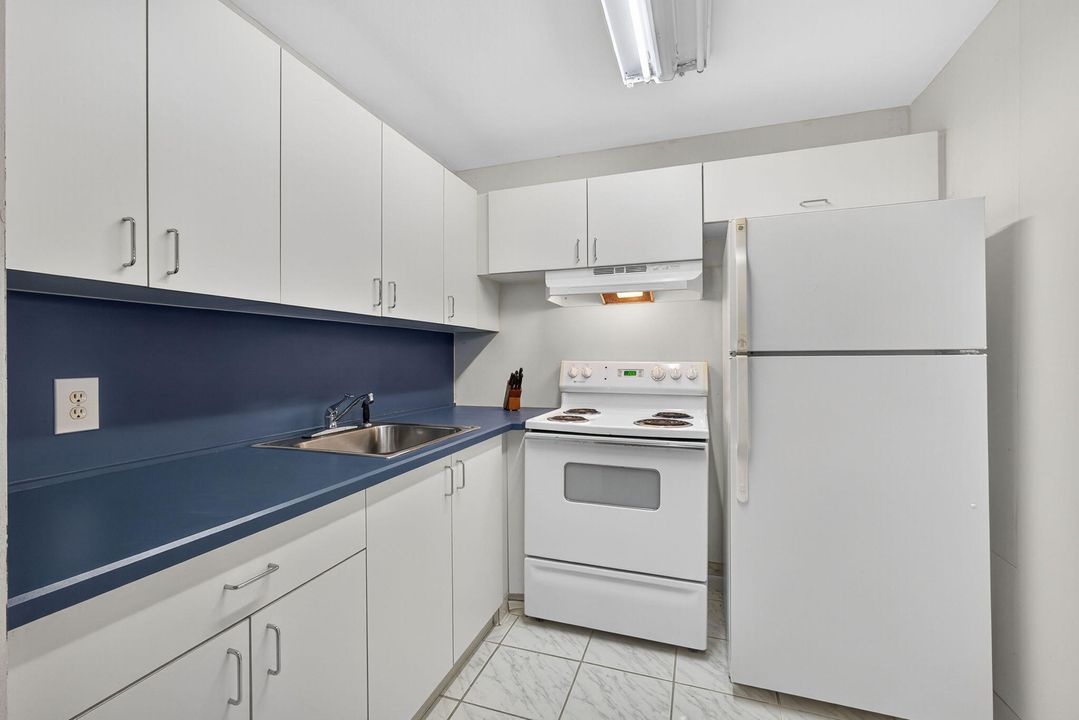 待售: $55,000 (1 贝兹, 1 浴室, 615 平方英尺)