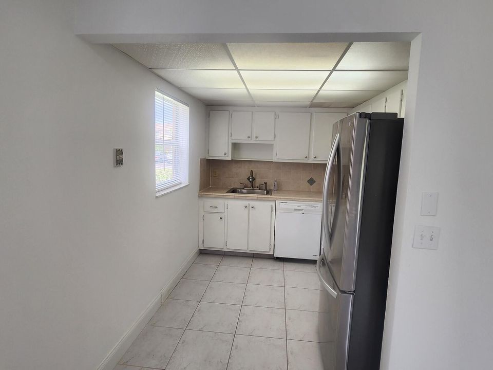 待售: $89,900 (2 贝兹, 2 浴室, 880 平方英尺)