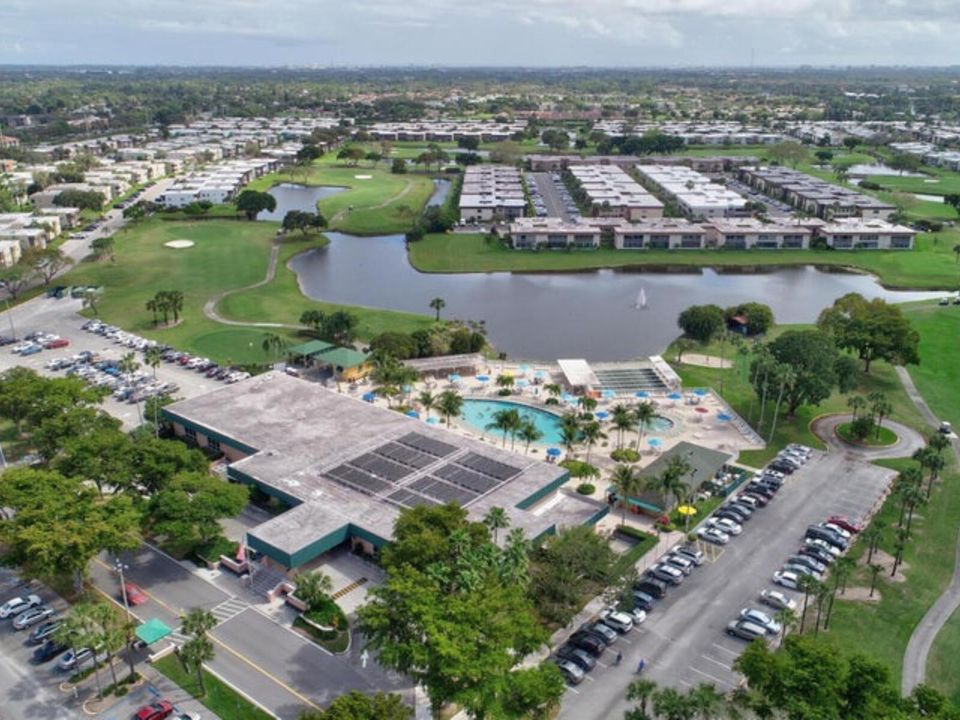 待售: $89,900 (2 贝兹, 2 浴室, 880 平方英尺)