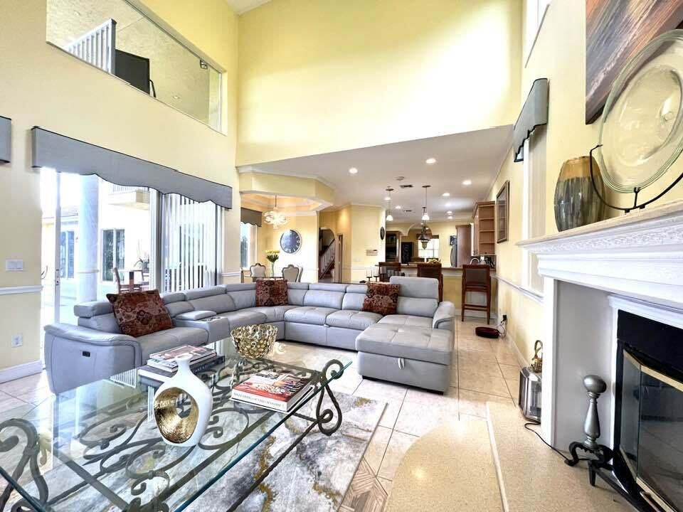 For Sale: $3,599,000 (6 beds, 4 baths, 4478 Square Feet)