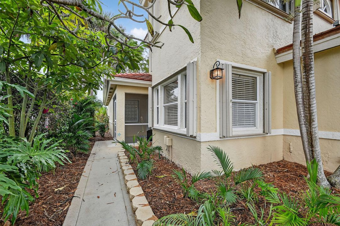 Active With Contract: $525,000 (3 beds, 2 baths, 2166 Square Feet)