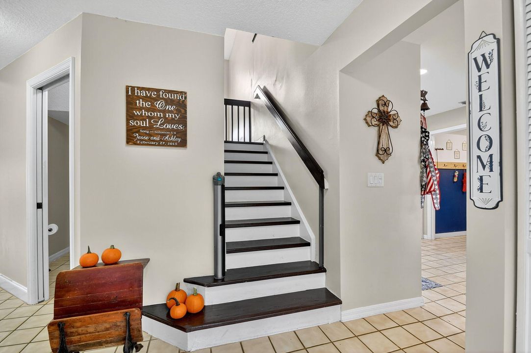 Active With Contract: $525,000 (3 beds, 2 baths, 2166 Square Feet)