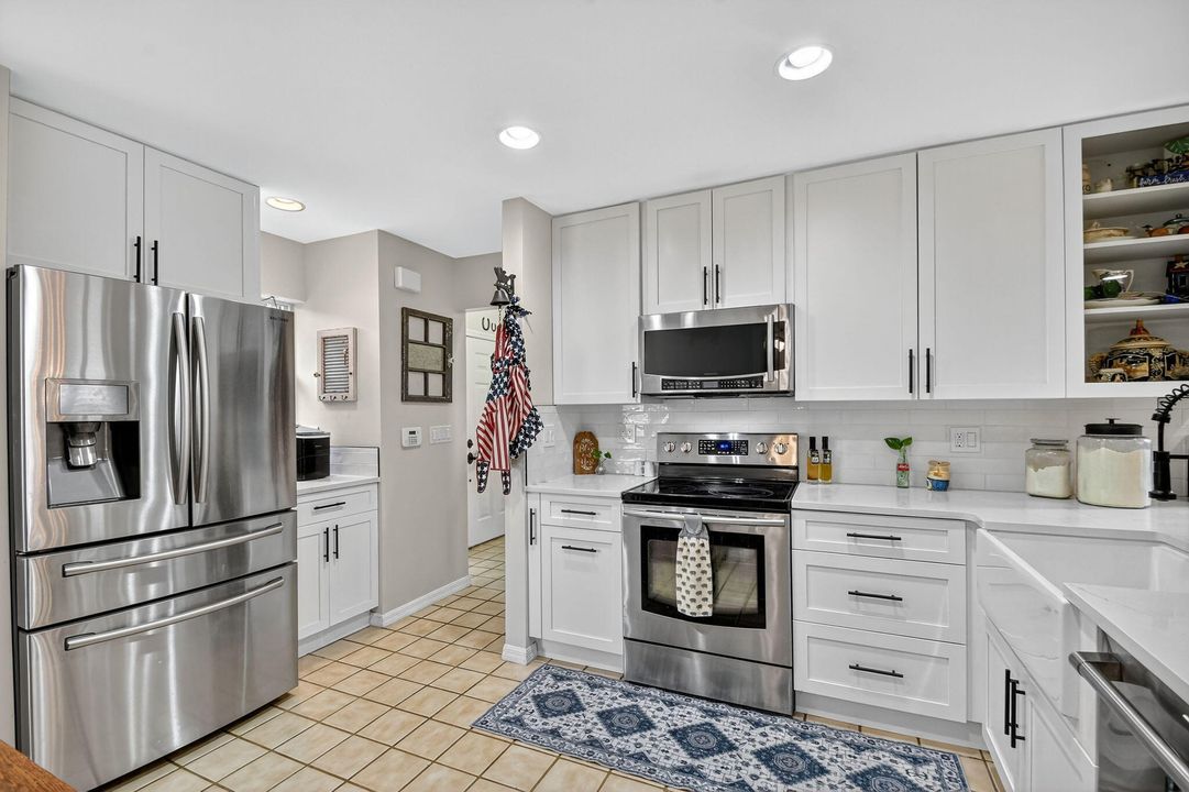 Active With Contract: $525,000 (3 beds, 2 baths, 2166 Square Feet)