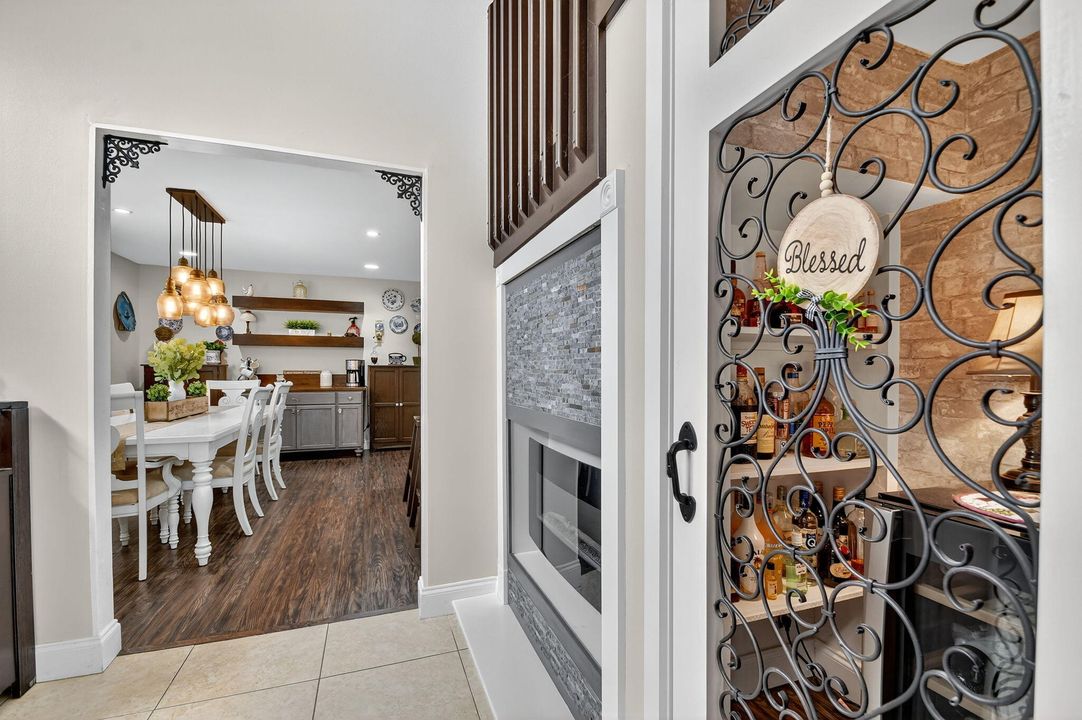 Active With Contract: $525,000 (3 beds, 2 baths, 2166 Square Feet)