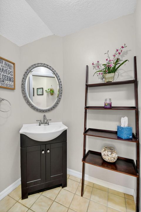 Active With Contract: $525,000 (3 beds, 2 baths, 2166 Square Feet)