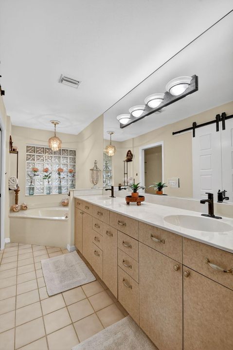 Active With Contract: $525,000 (3 beds, 2 baths, 2166 Square Feet)