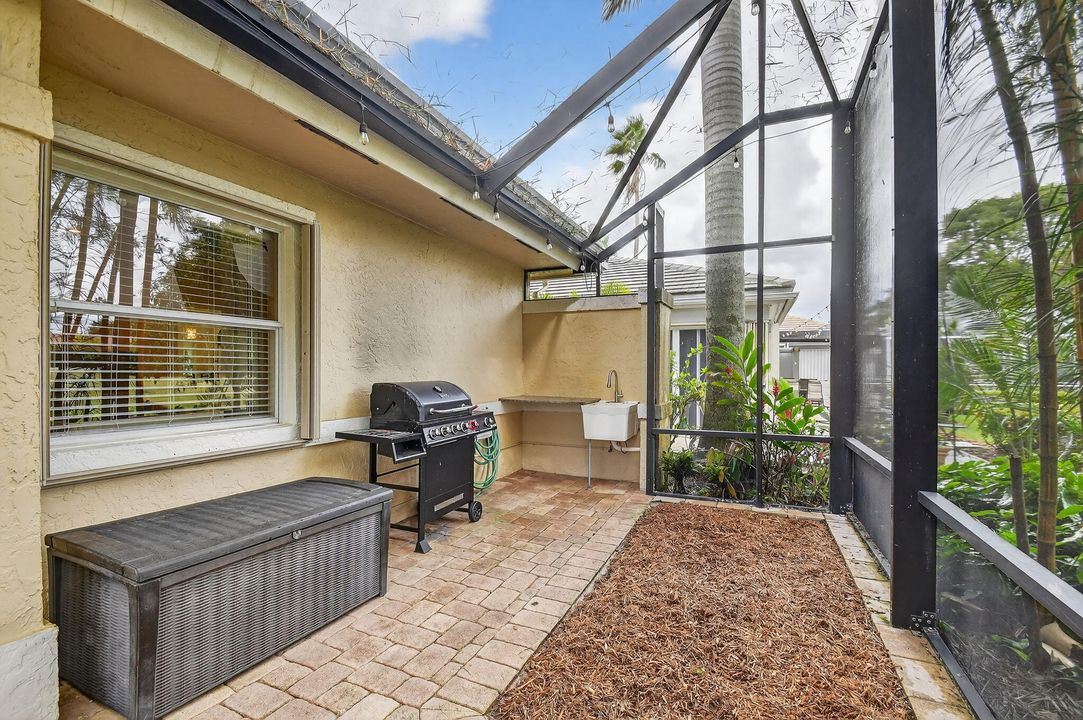 Active With Contract: $525,000 (3 beds, 2 baths, 2166 Square Feet)