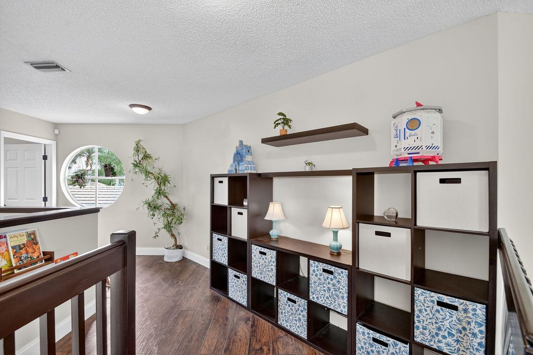 Active With Contract: $525,000 (3 beds, 2 baths, 2166 Square Feet)