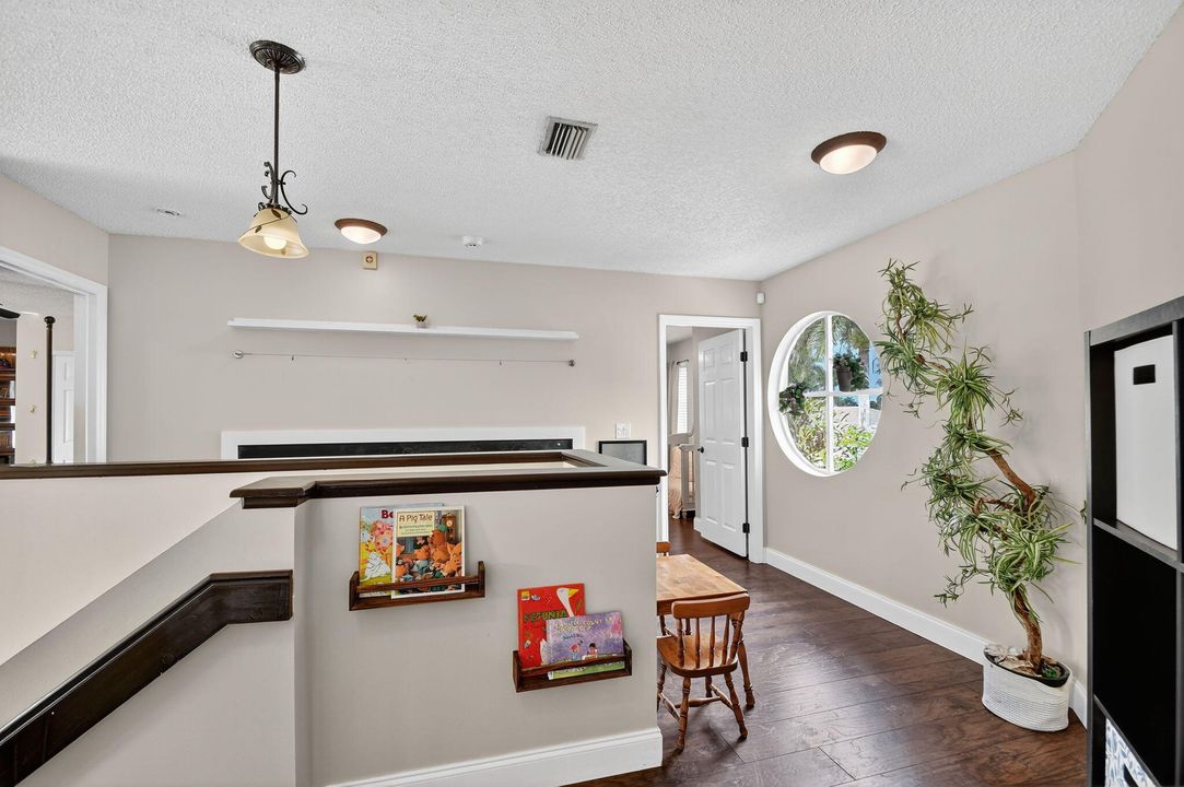 Active With Contract: $525,000 (3 beds, 2 baths, 2166 Square Feet)