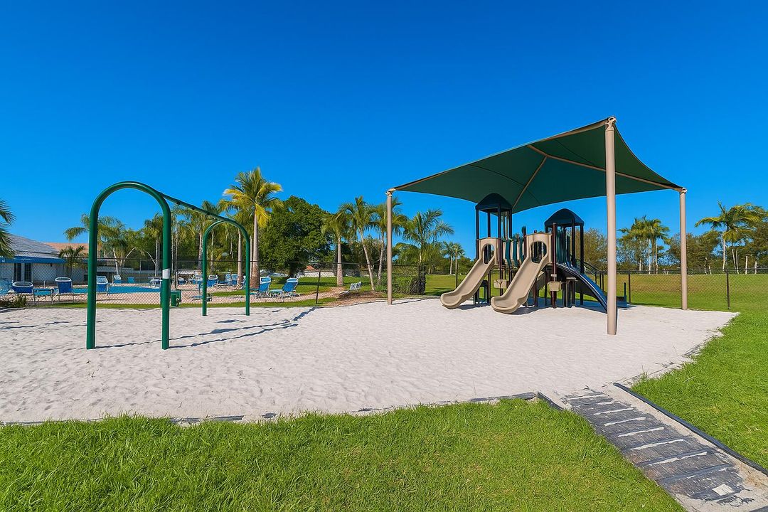 Active With Contract: $525,000 (3 beds, 2 baths, 2166 Square Feet)