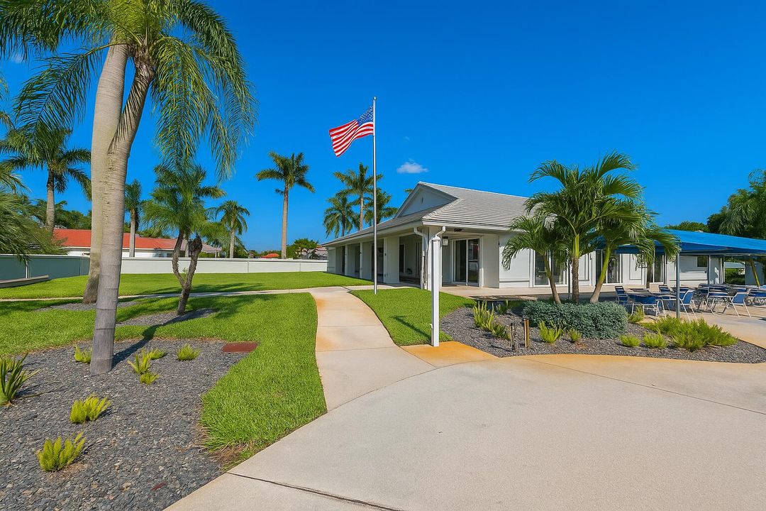 Active With Contract: $525,000 (3 beds, 2 baths, 2166 Square Feet)