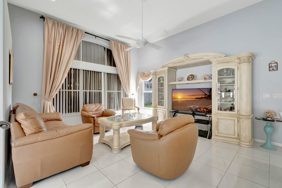 Под контрактом: $3,500 (3 спален, 2 ванн, 2398 Квадратных фут)