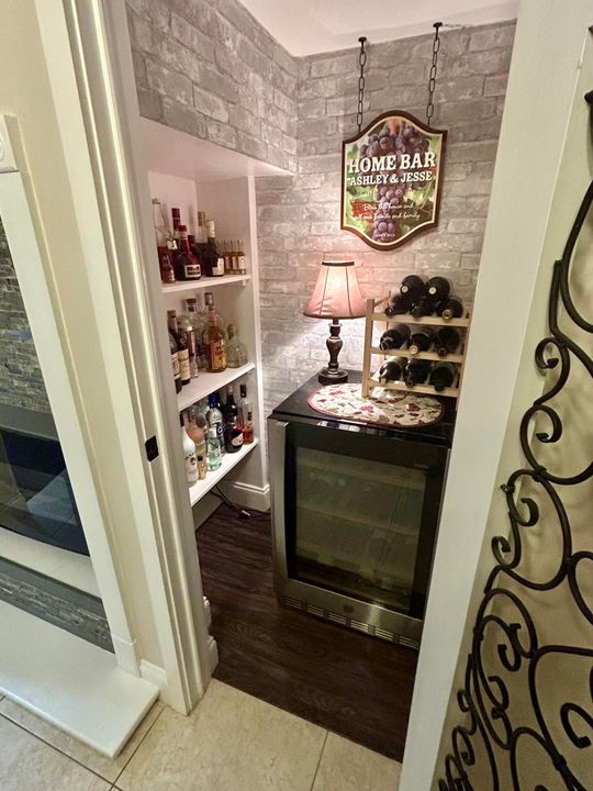 Active With Contract: $525,000 (3 beds, 2 baths, 2166 Square Feet)