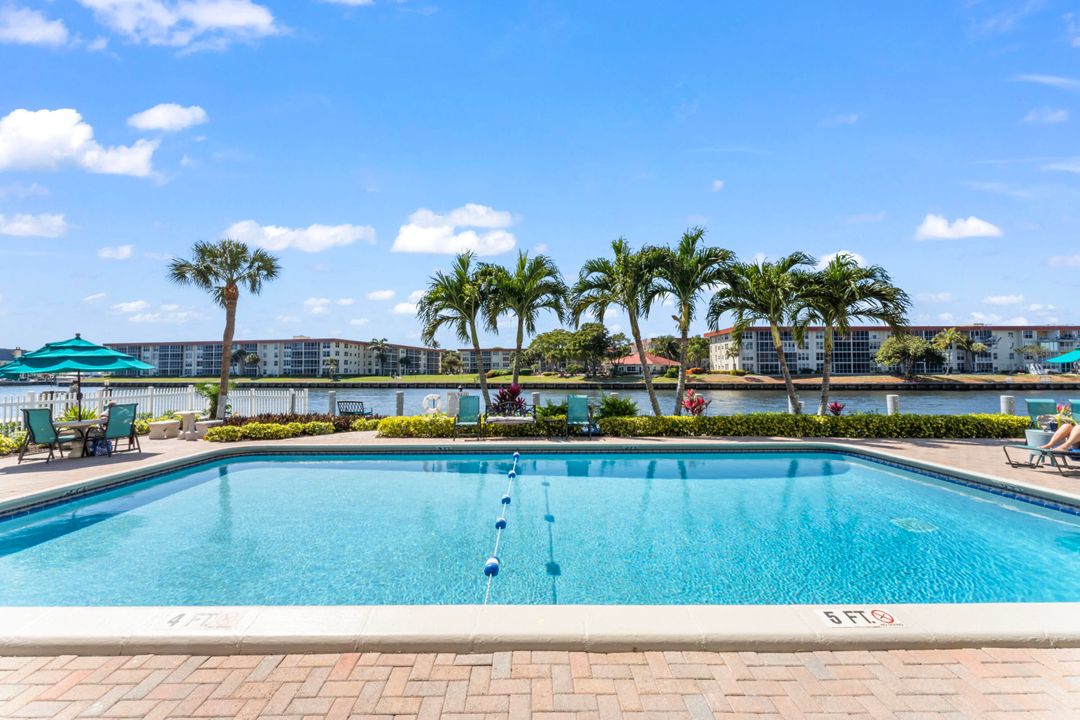 На продажу: $679,000 (2 спален, 1 ванн, 1330 Квадратных фут)