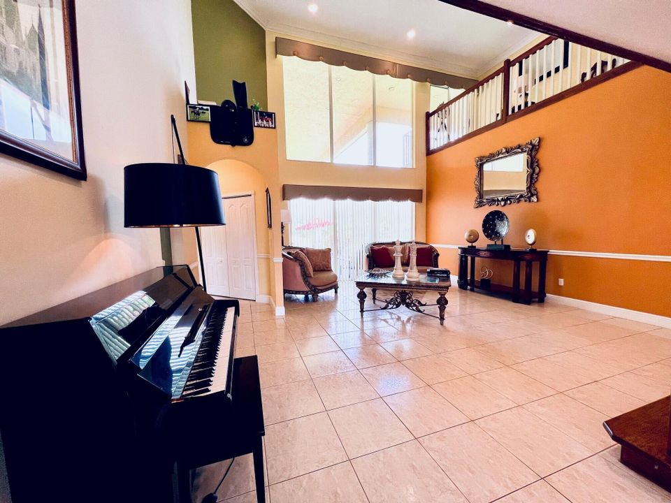 For Sale: $3,599,000 (6 beds, 4 baths, 4478 Square Feet)