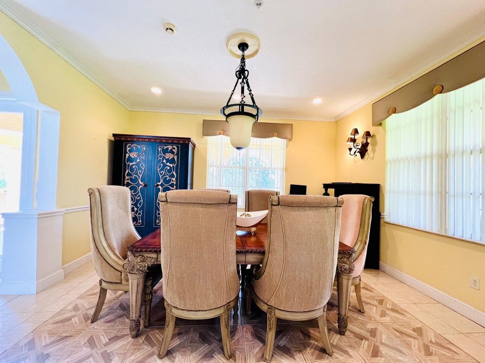 For Sale: $3,599,000 (6 beds, 4 baths, 4478 Square Feet)