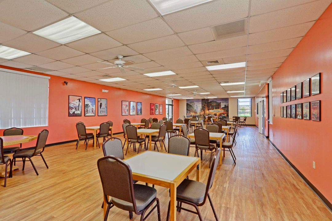 出租: $3,500 (2 贝兹, 2 浴室, 884 平方英尺)