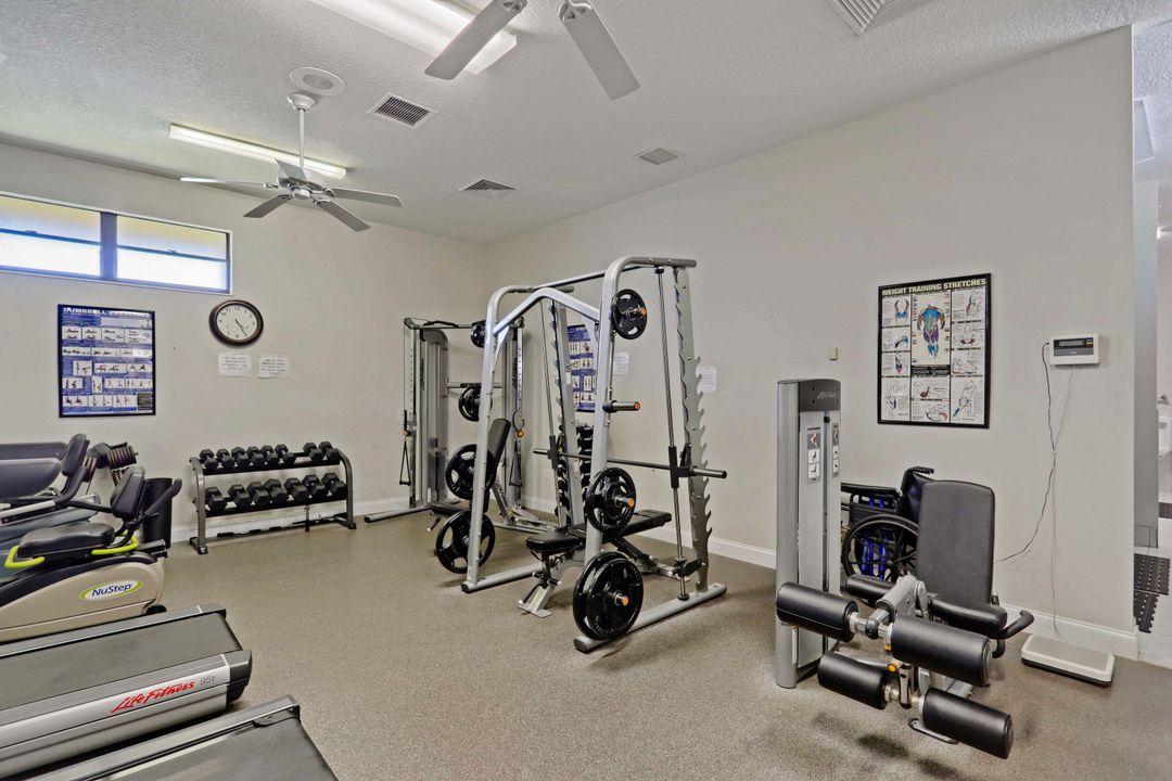 出租: $3,500 (2 贝兹, 2 浴室, 884 平方英尺)