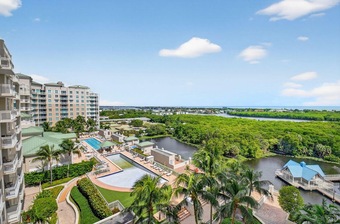 Active With Contract: $475,000 (2 beds, 2 baths, 1350 Square Feet)