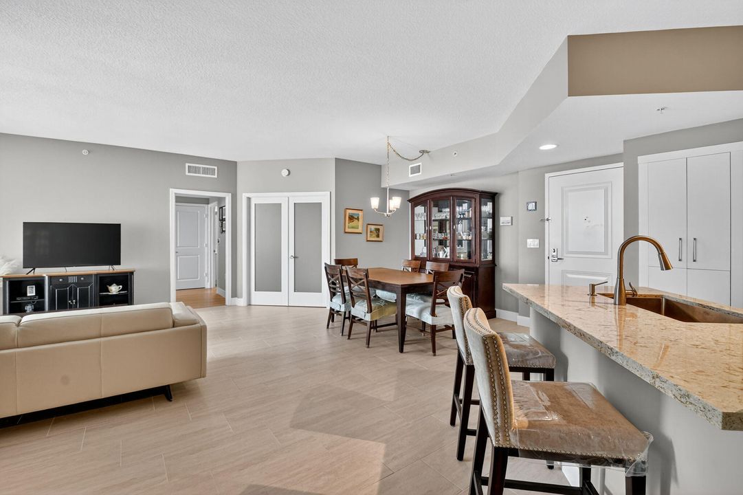 Active With Contract: $475,000 (2 beds, 2 baths, 1350 Square Feet)