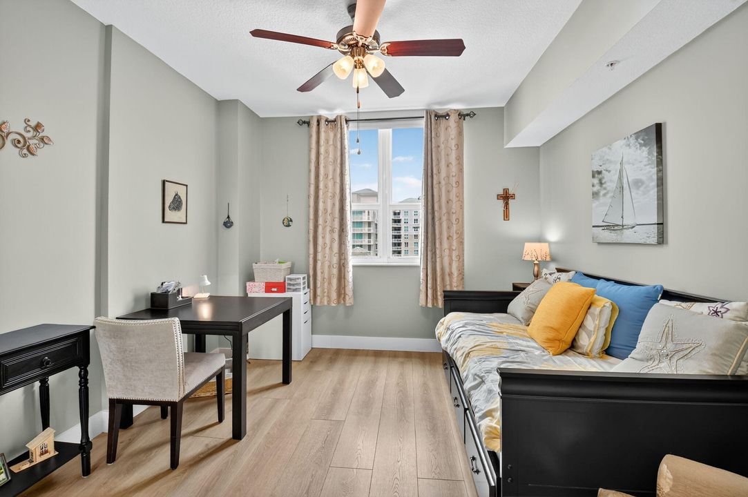 Active With Contract: $475,000 (2 beds, 2 baths, 1350 Square Feet)