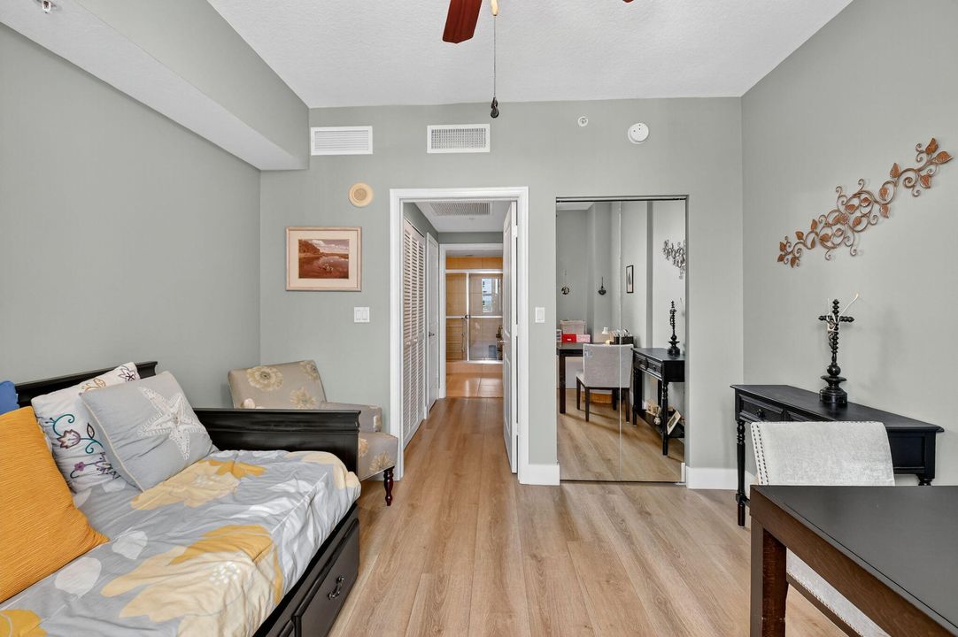 Active With Contract: $475,000 (2 beds, 2 baths, 1350 Square Feet)