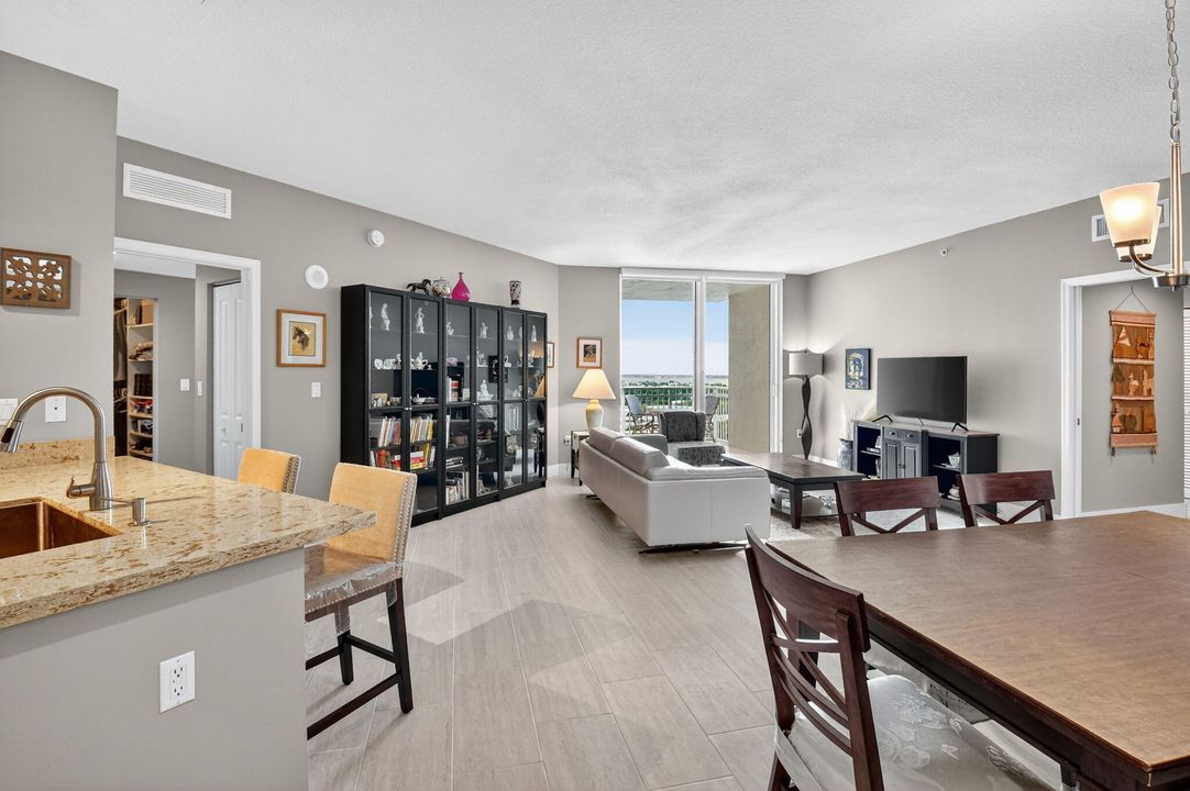 Active With Contract: $475,000 (2 beds, 2 baths, 1350 Square Feet)