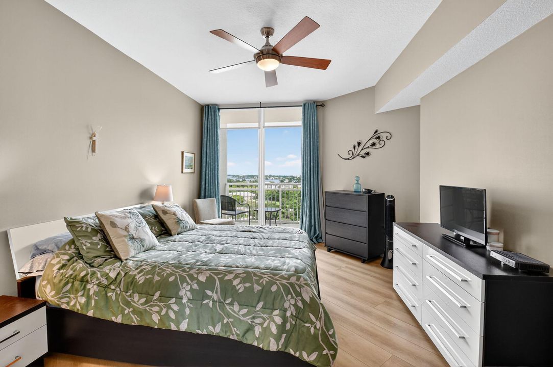 Active With Contract: $475,000 (2 beds, 2 baths, 1350 Square Feet)