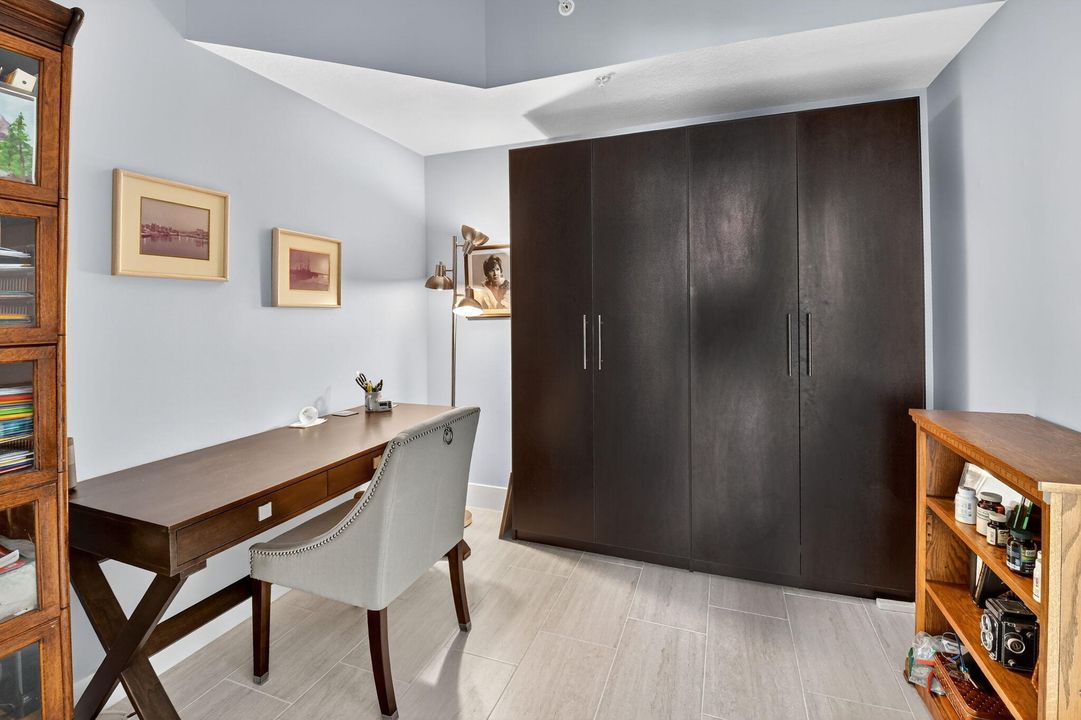 Active With Contract: $475,000 (2 beds, 2 baths, 1350 Square Feet)