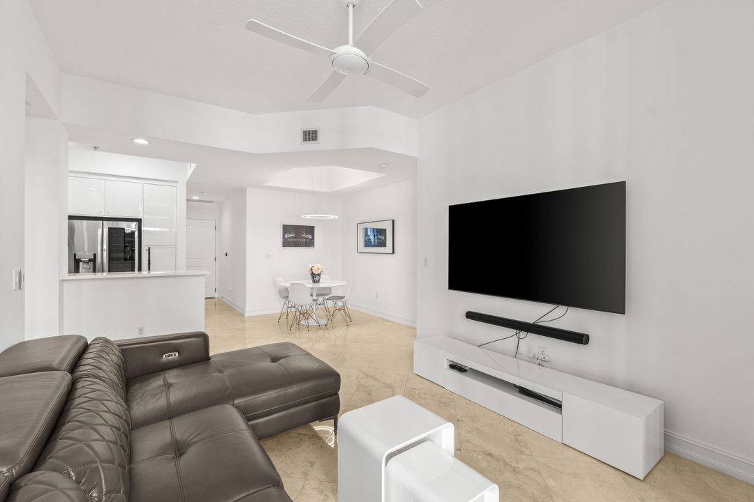 For Rent: $6,750 (2 beds, 2 baths, 1082 Square Feet)