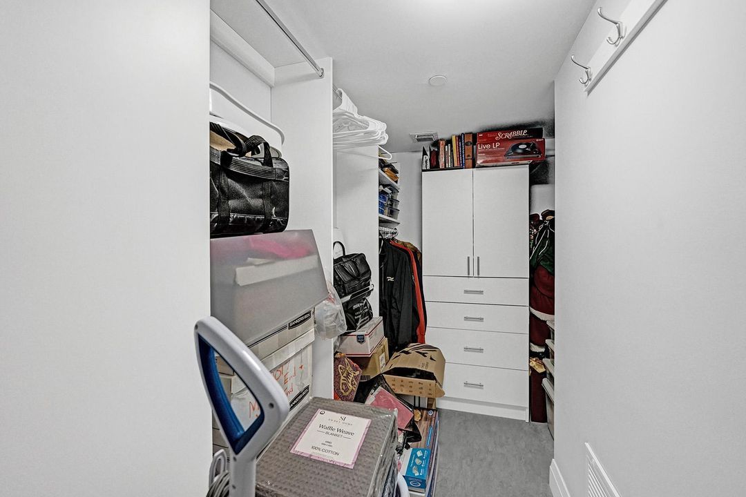 На продажу: $989,500 (2 спален, 2 ванн, 1715 Квадратных фут)