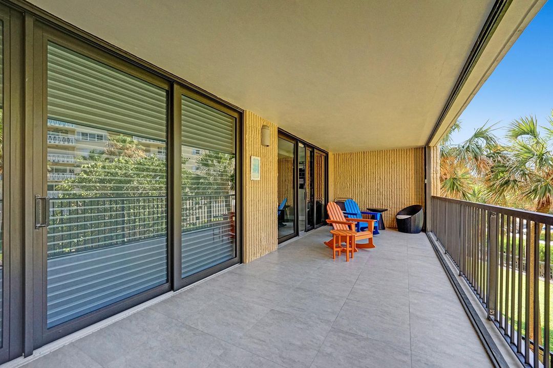 На продажу: $989,500 (2 спален, 2 ванн, 1715 Квадратных фут)