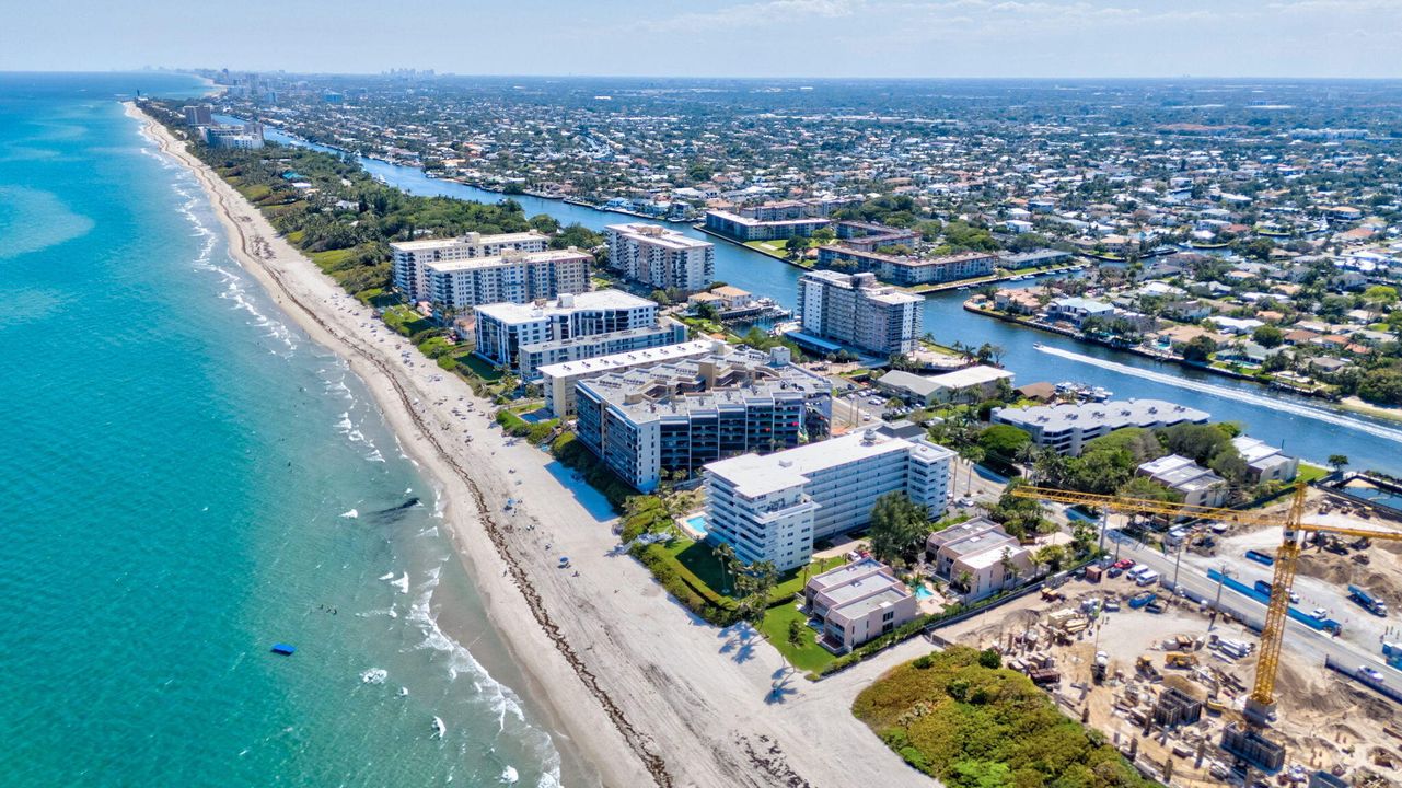 На продажу: $989,500 (2 спален, 2 ванн, 1715 Квадратных фут)