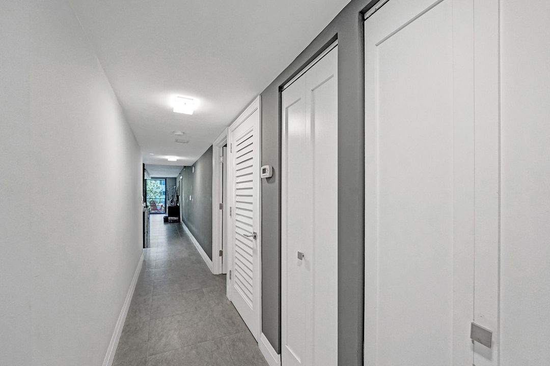 На продажу: $989,500 (2 спален, 2 ванн, 1715 Квадратных фут)