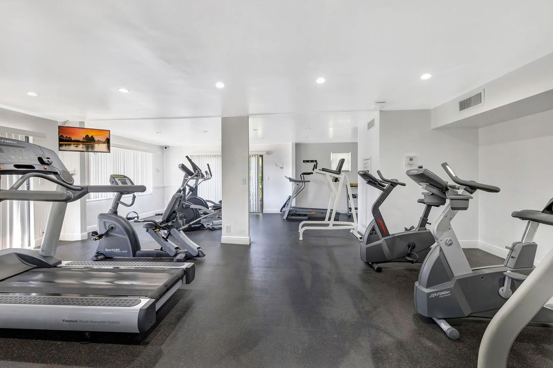 На продажу: $989,500 (2 спален, 2 ванн, 1715 Квадратных фут)