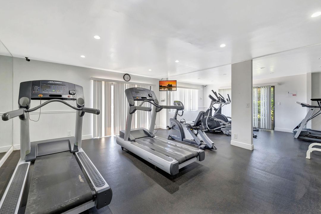 На продажу: $989,500 (2 спален, 2 ванн, 1715 Квадратных фут)