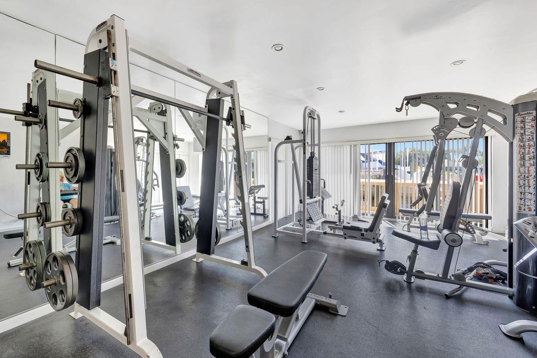 На продажу: $989,500 (2 спален, 2 ванн, 1715 Квадратных фут)